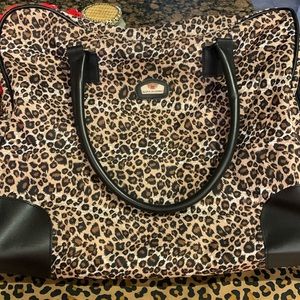 Large zippered Gloria Vanderbilt tote. Huge and padded interior. Great condition